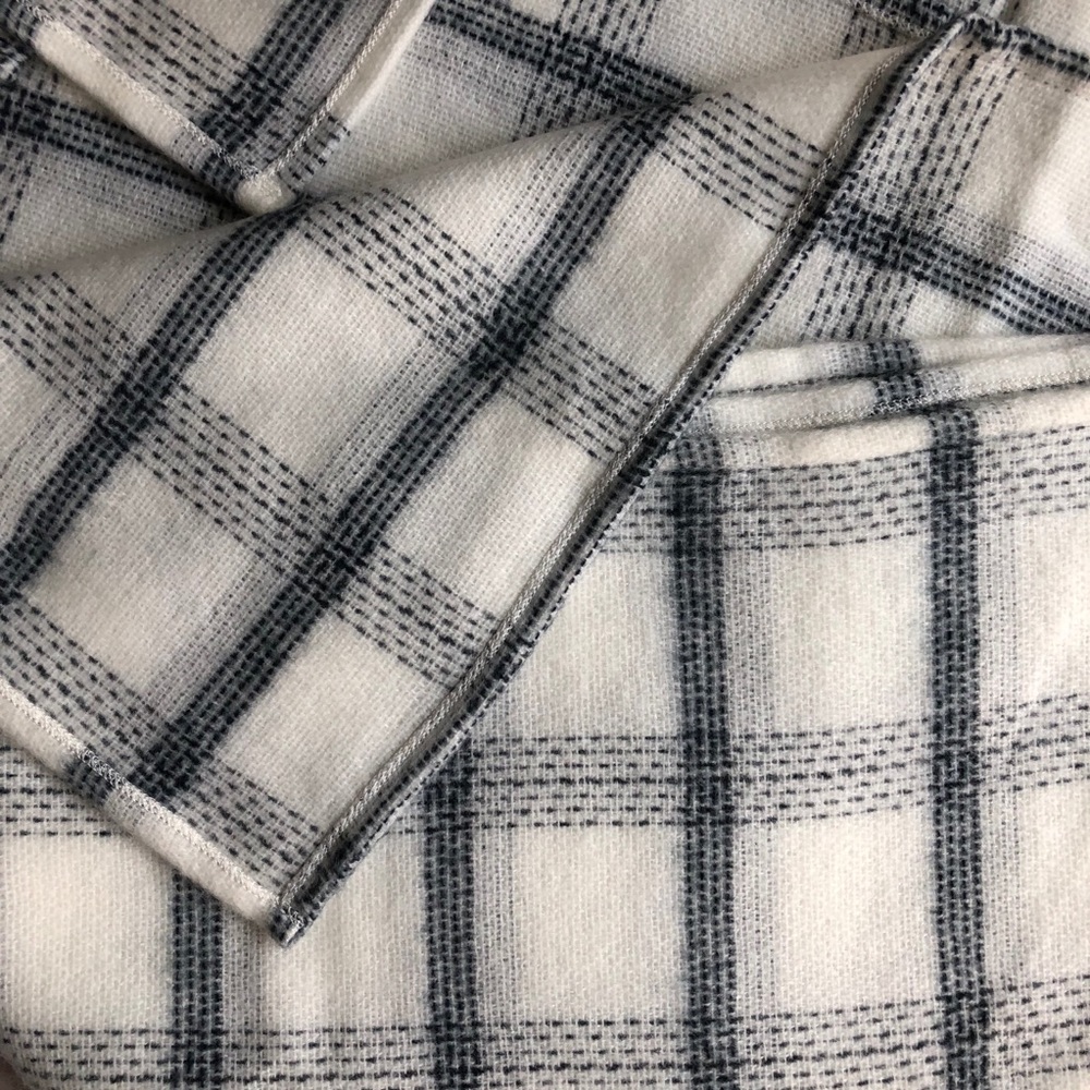 NWT 🍁 Dash Stripe Ruana - Picture 5 of 5